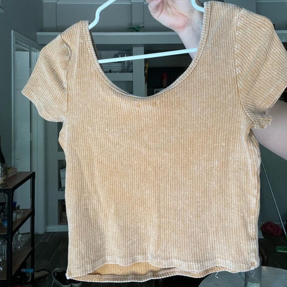 Mustard yellow crop top - Picture 2 of 3